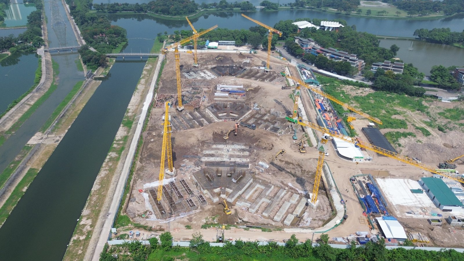 Toàn cảnh công trường thi công phần móng HH2 Gamuda Yên Sở nhìn từ drone tháng 6/2026