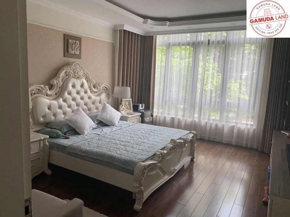 Nội thất hiện đại căn song lập Gamuda Gardens – phòng khách thiết kế tối giản, bếp liền phòng ăn, sàn gỗ, nội thất gam trung tính